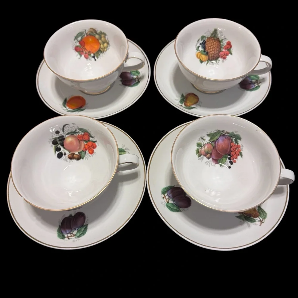 Vintage Jaeger Co. Bavaria Crown E&R Footed Fruit Pattern 4 Teacups with Saucers